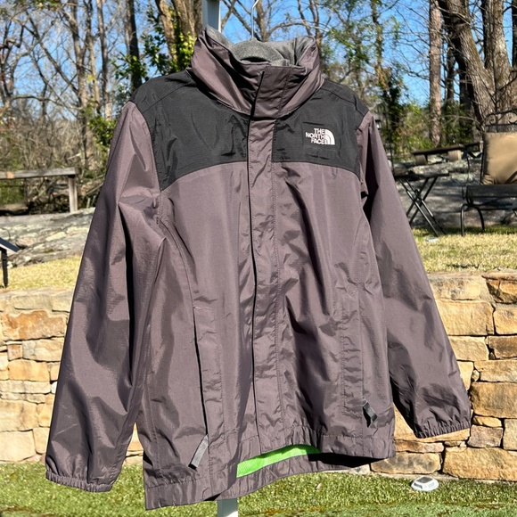 The North Face Boys' Resolve Reflective Jacket - Picture 2 of 14